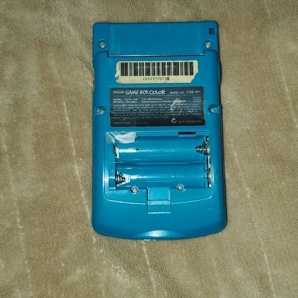 Gameboy Color Bundle   - Picture 2 of 4